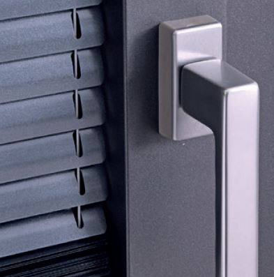 poignee-fenetres-alu-stores-venitiens-sybaie poignee-fenetres-alu-stores-venitiens-sybaie